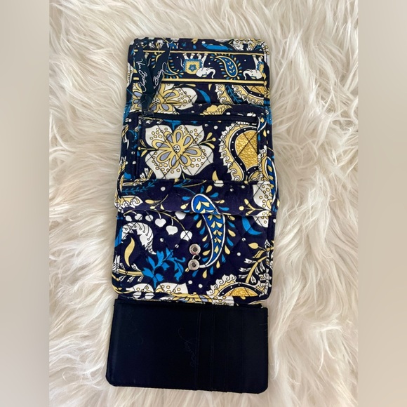 Vera Bradley Tri-fold wallet.  Blue yellow elephant design fabric - Picture 7 of 7